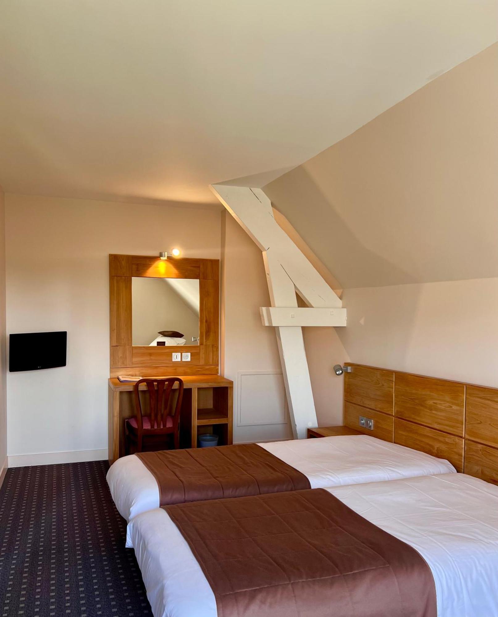 Logis Hotel Restaurant Du Labrador Saint-Benoît-sur-Loire Buitenkant foto
