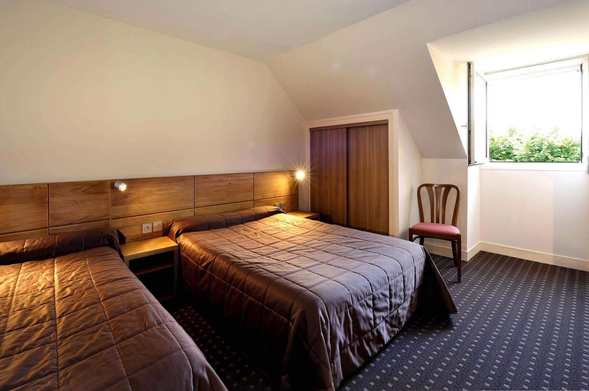 Logis Hotel Restaurant Du Labrador Saint-Benoît-sur-Loire Buitenkant foto